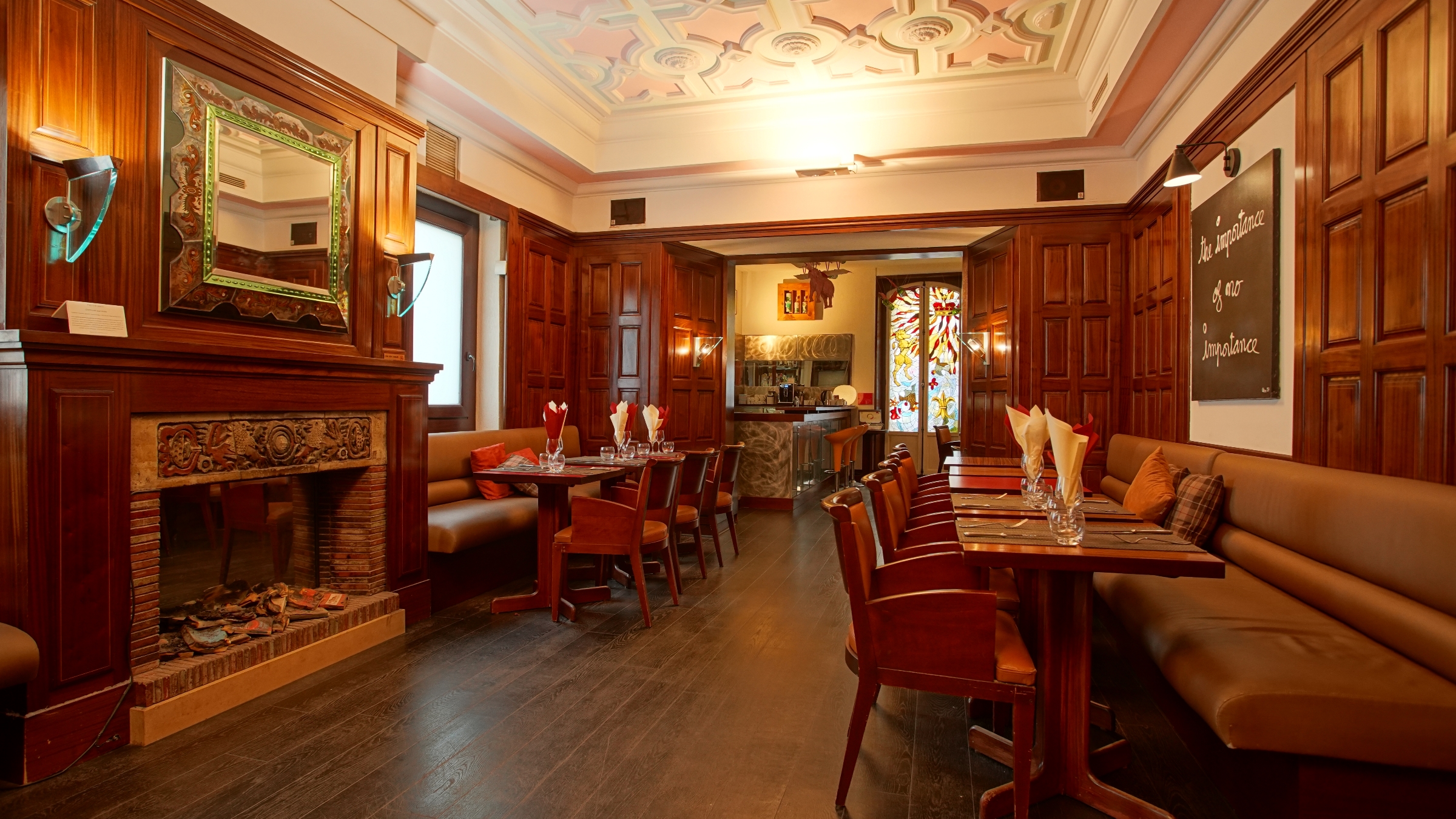 Restaurant intérieur hiver