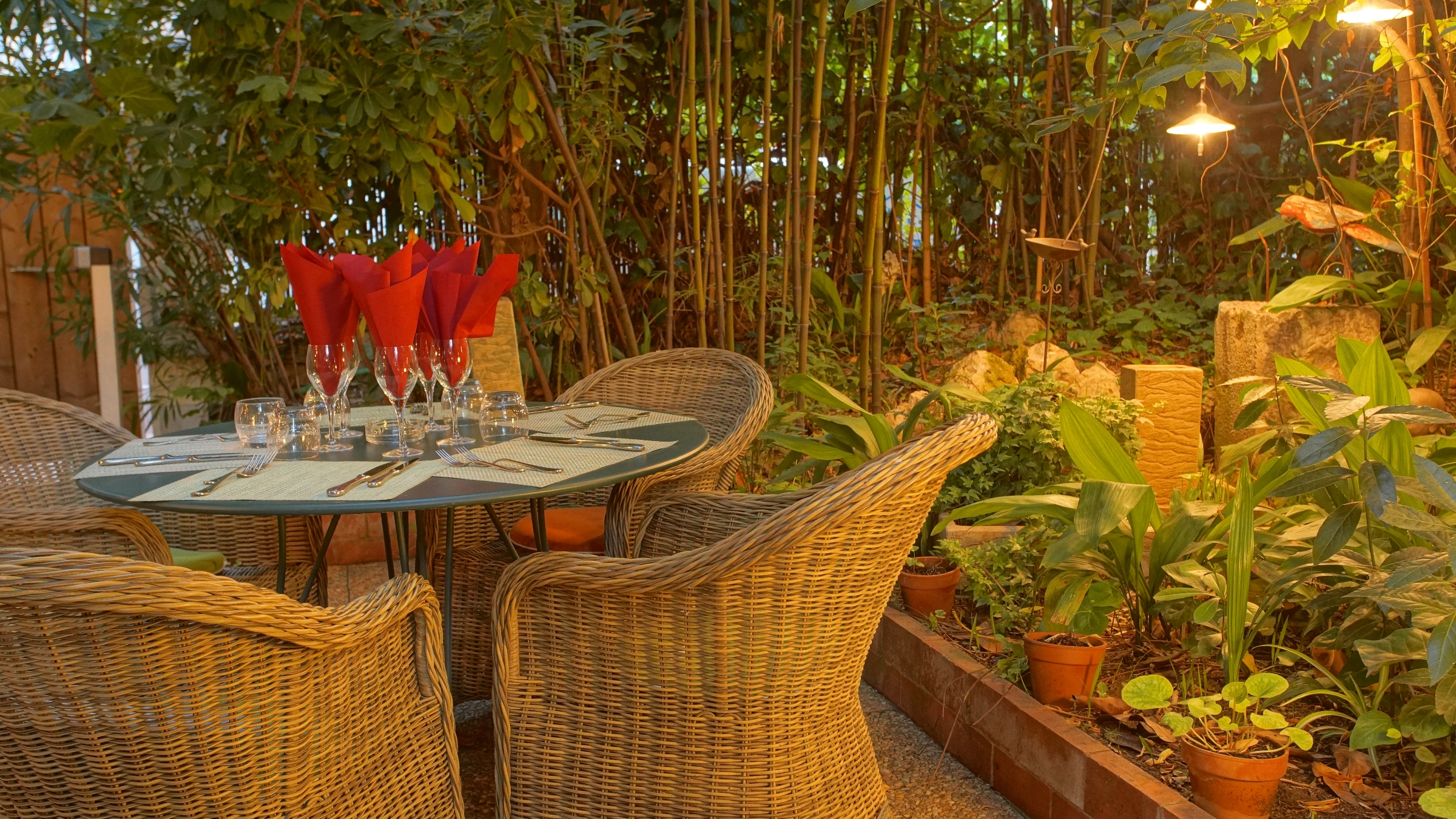 Table restaurant été soir